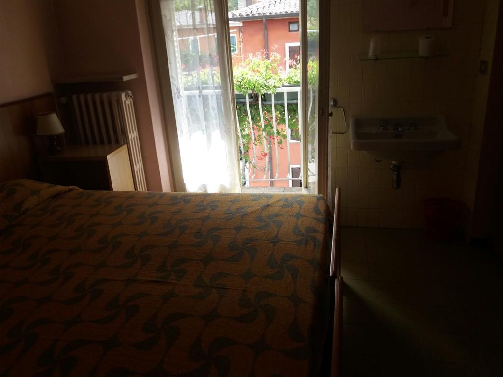 Albergo Alla Rocca Garda  Zewnętrze zdjęcie